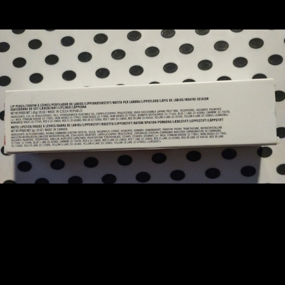 MAC Duo, Lip Pencil in Boldly Bare & Matte Lipstick in Kinda Sexy - Picture 4 of 6